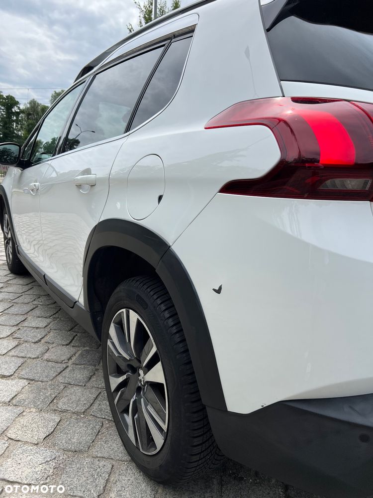 Peugeot 2008 1.2 Pure Tech Allure S&S EAT6 - 5