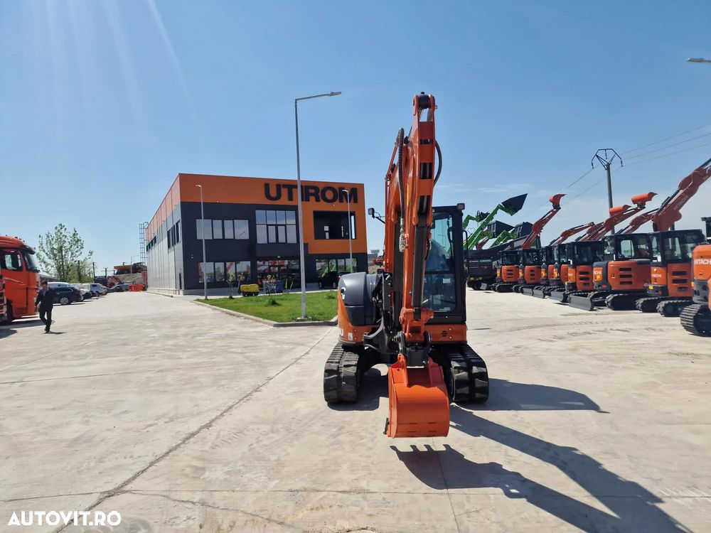 Hitachi ZX48, 5 tone, NOU, CUPLA RAPIDA+3 CUPE noi, Aer conditionat, Instalatia picon pe bratele de excavare, Computer de bord, produs in JAPONIA, posibilitate leasing 5 ani-PROMOTIE 54.500 EUR+Tva - 14