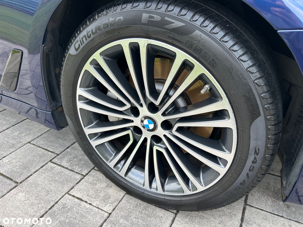 BMW Seria 5 525d Sport Line - 9