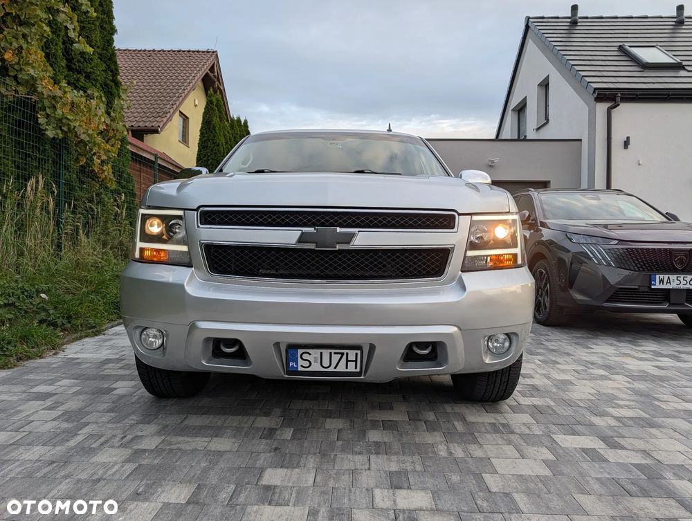 Chevrolet Suburban - 2