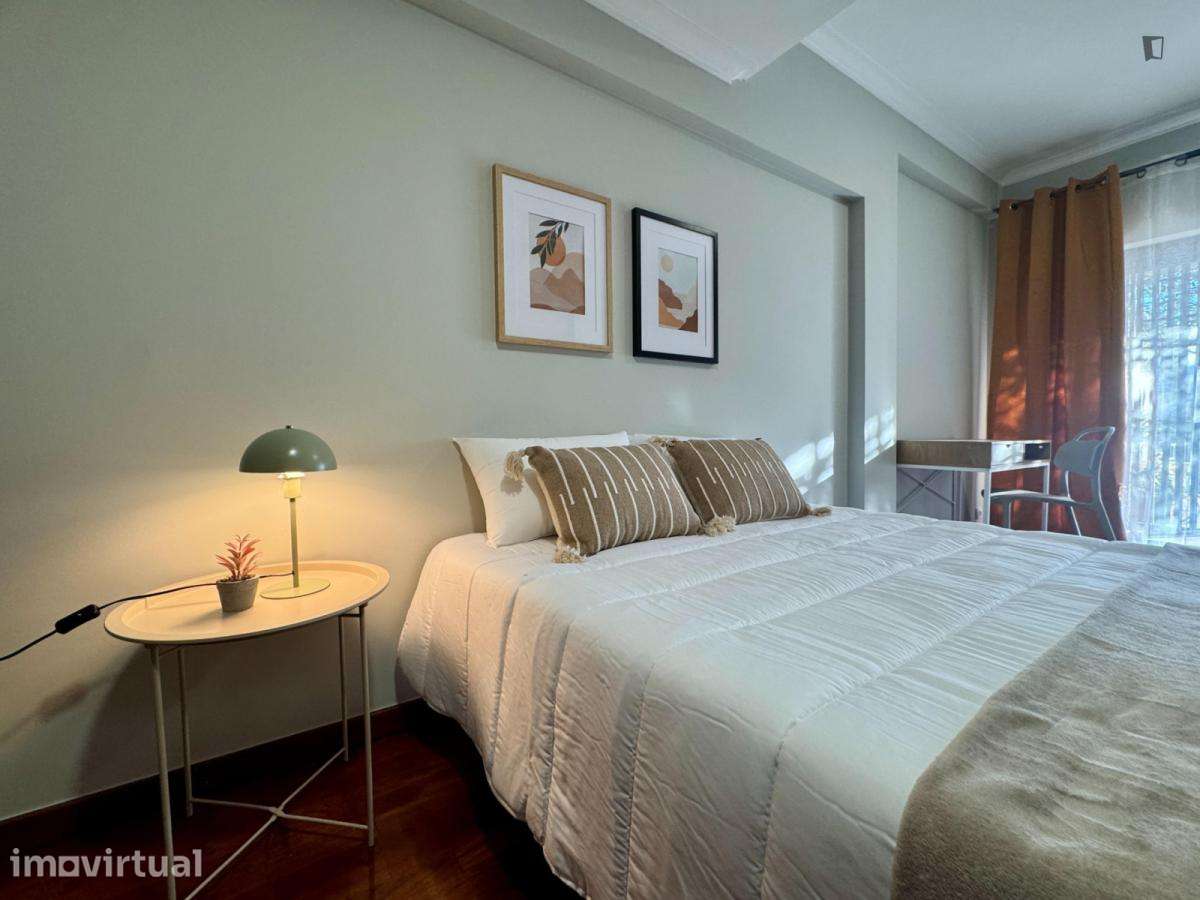 Quarto - localizado em Olivais Coimbra - Grande imagem: 4/13