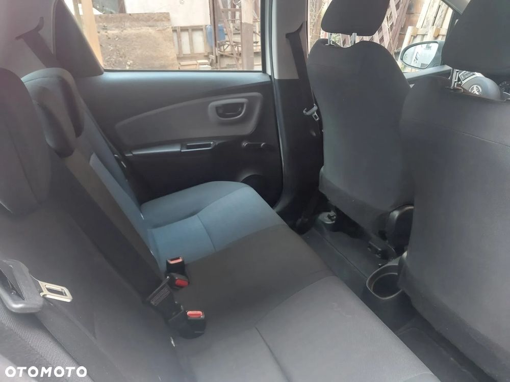 Toyota Yaris - 4