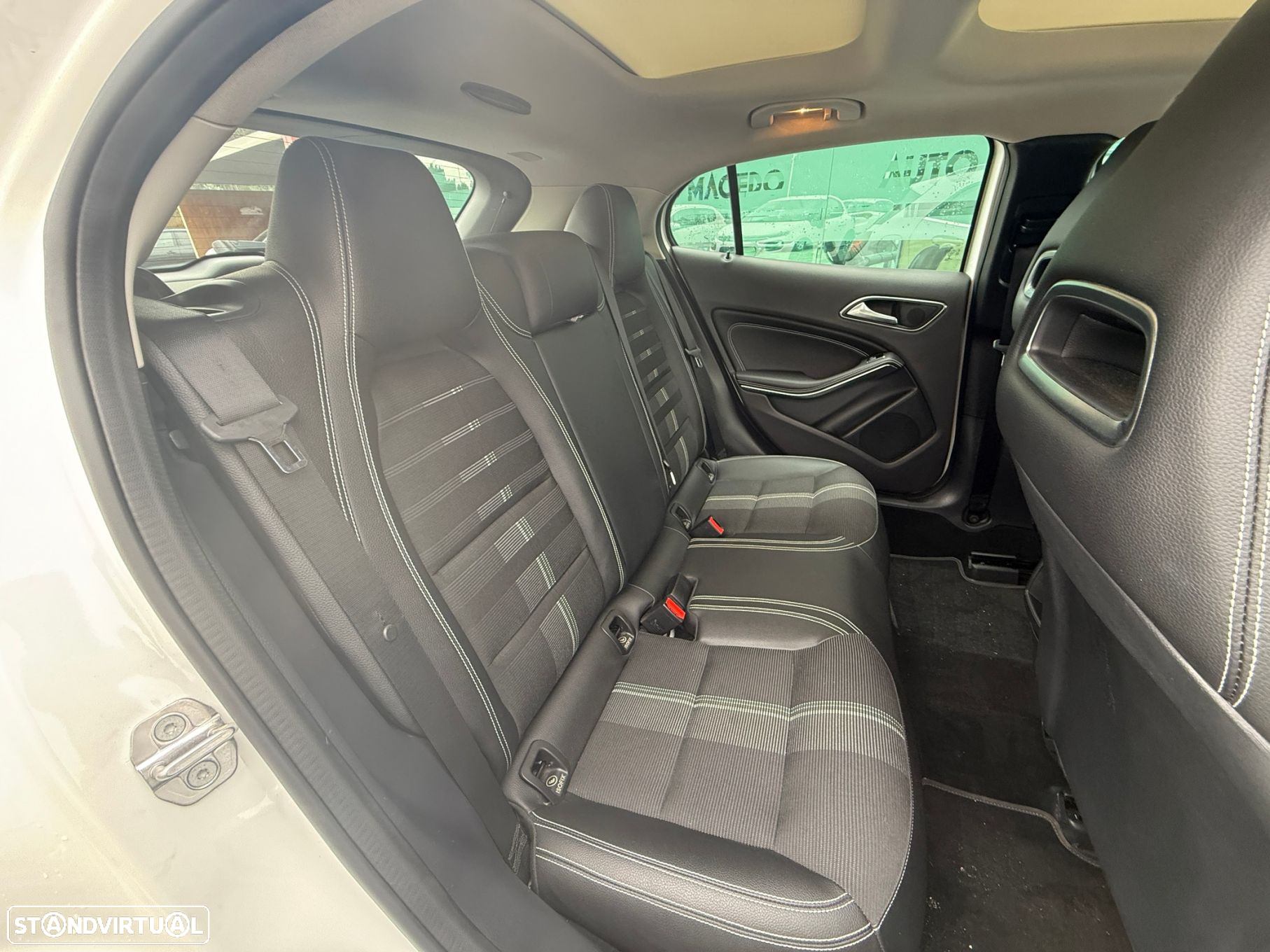 Mercedes-Benz GLA 180 Urban Aut. - 7
