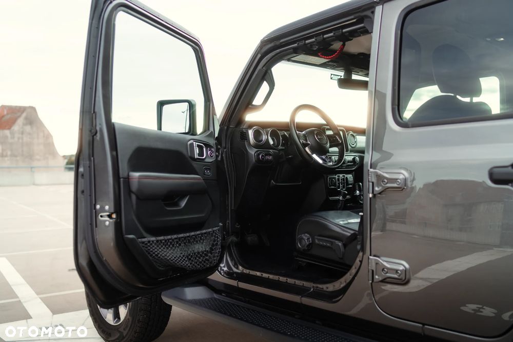 Jeep Wrangler - 13