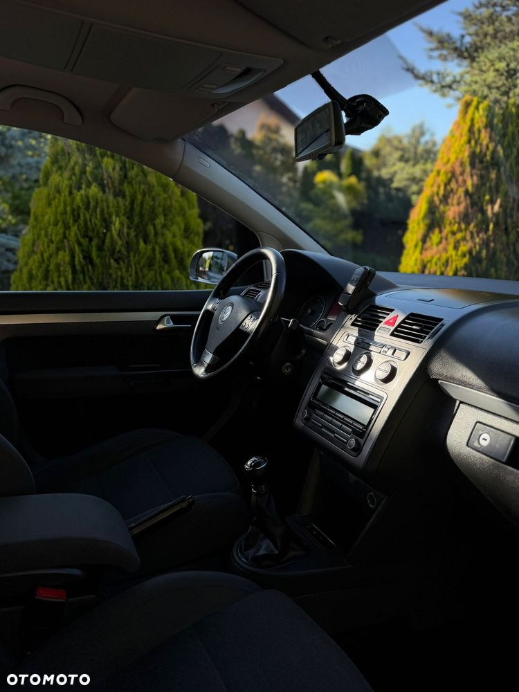 Volkswagen Touran 2.0 TDI DPF Highline - 28