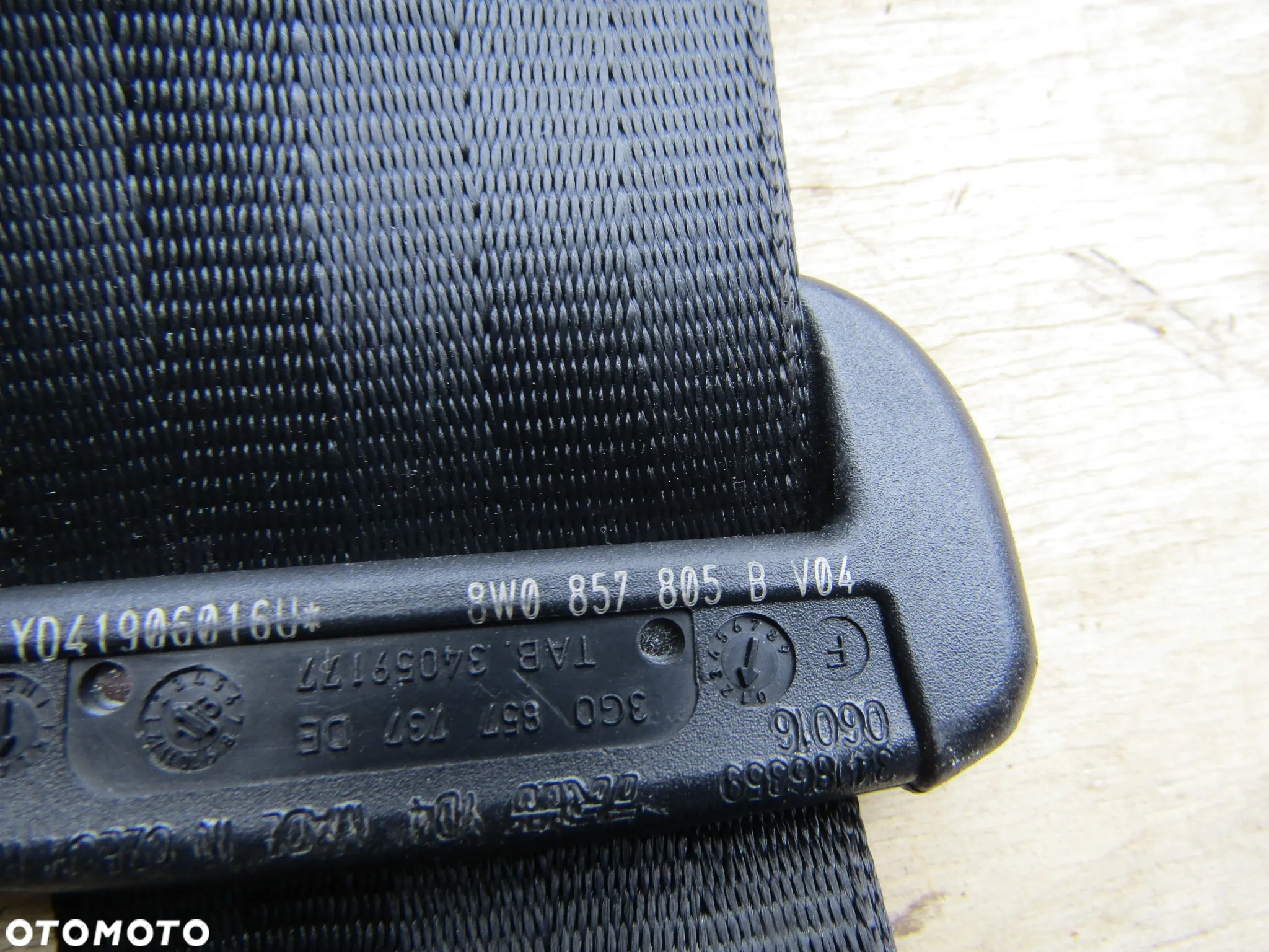 AUDI A4 B9 PASY  PRZÓD 15 21R 8W0857806 8W0857805 - 4