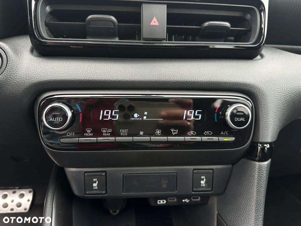 Toyota Yaris Hybrid 1.5 GR Sport - 33