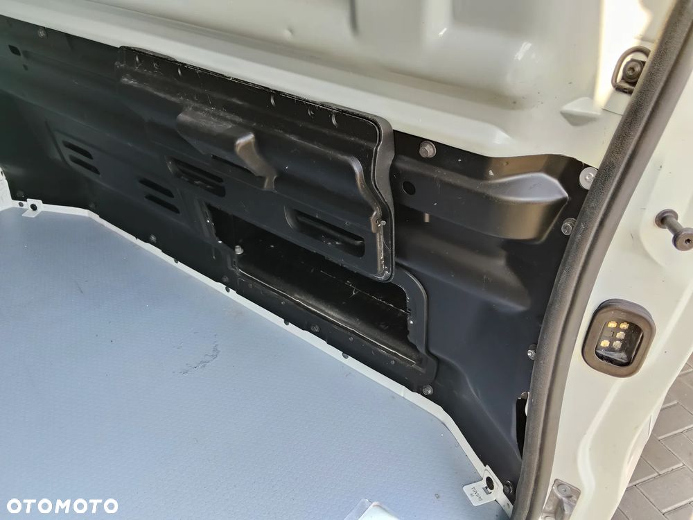 Renault Trafic - 26