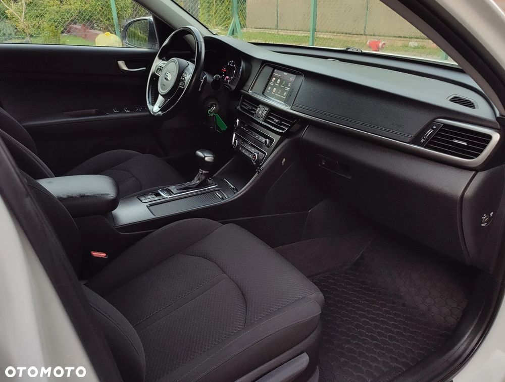 Kia Optima - 8