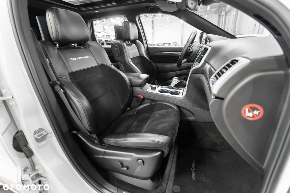 Jeep Grand Cherokee - 20