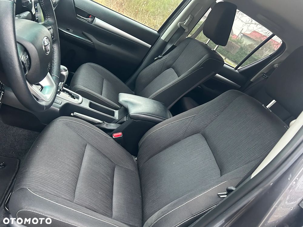 Toyota Hilux 4x4 Double Cab Autm Executive - 14