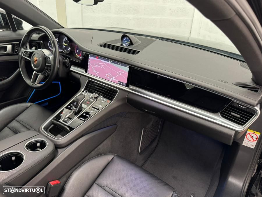 Porsche Panamera 4 E-Hybrid Executive - 38