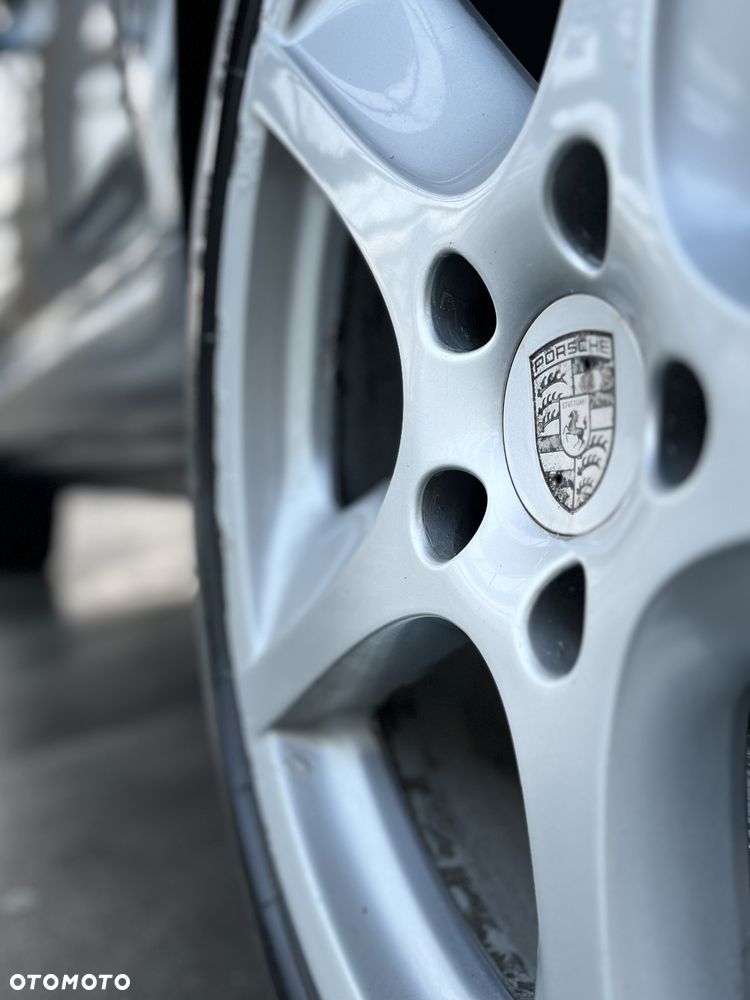 Porsche Cayenne - 21