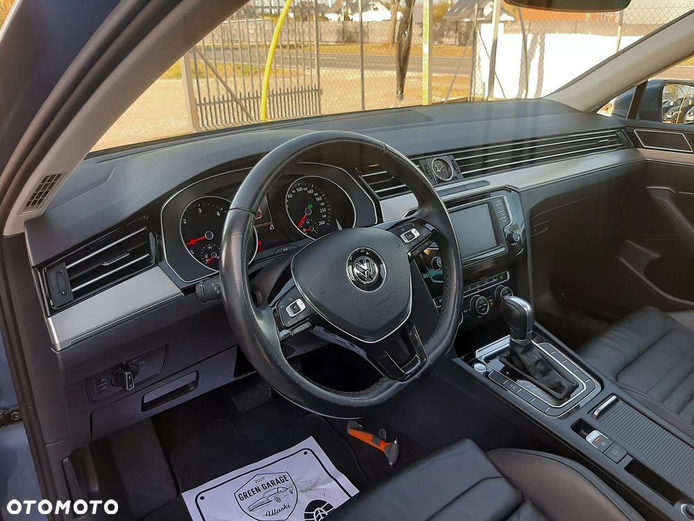 Volkswagen Passat 1.6 TDI SCR DSG Business - 20