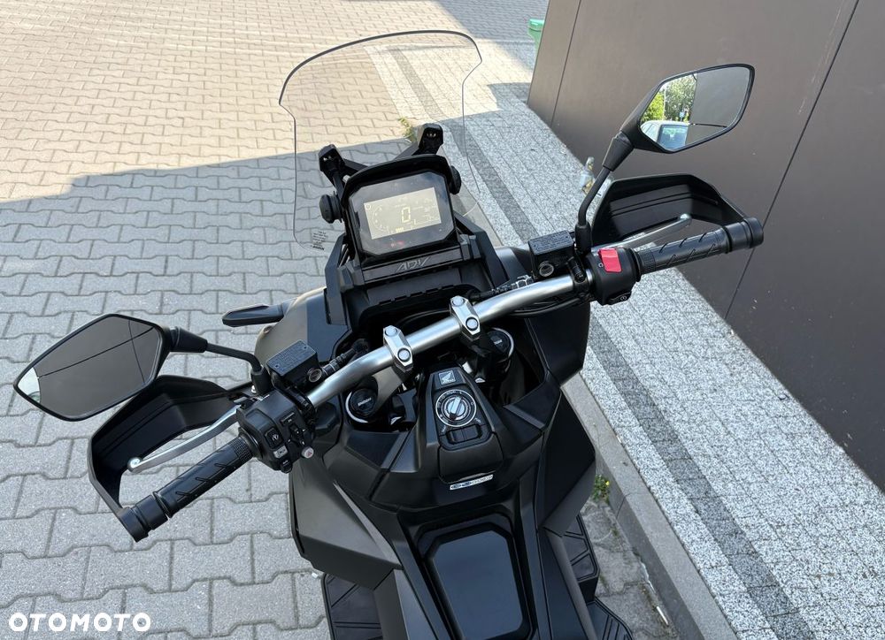 Honda ADV350 - 6