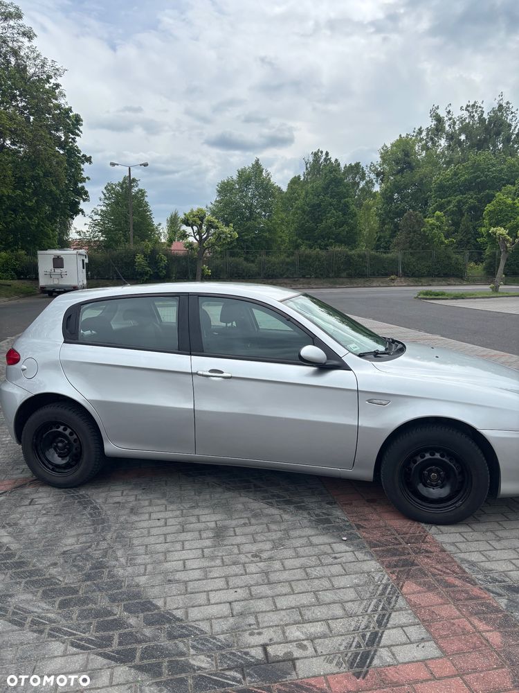 Alfa Romeo 147 1.9 JTD 8V Progression - 4
