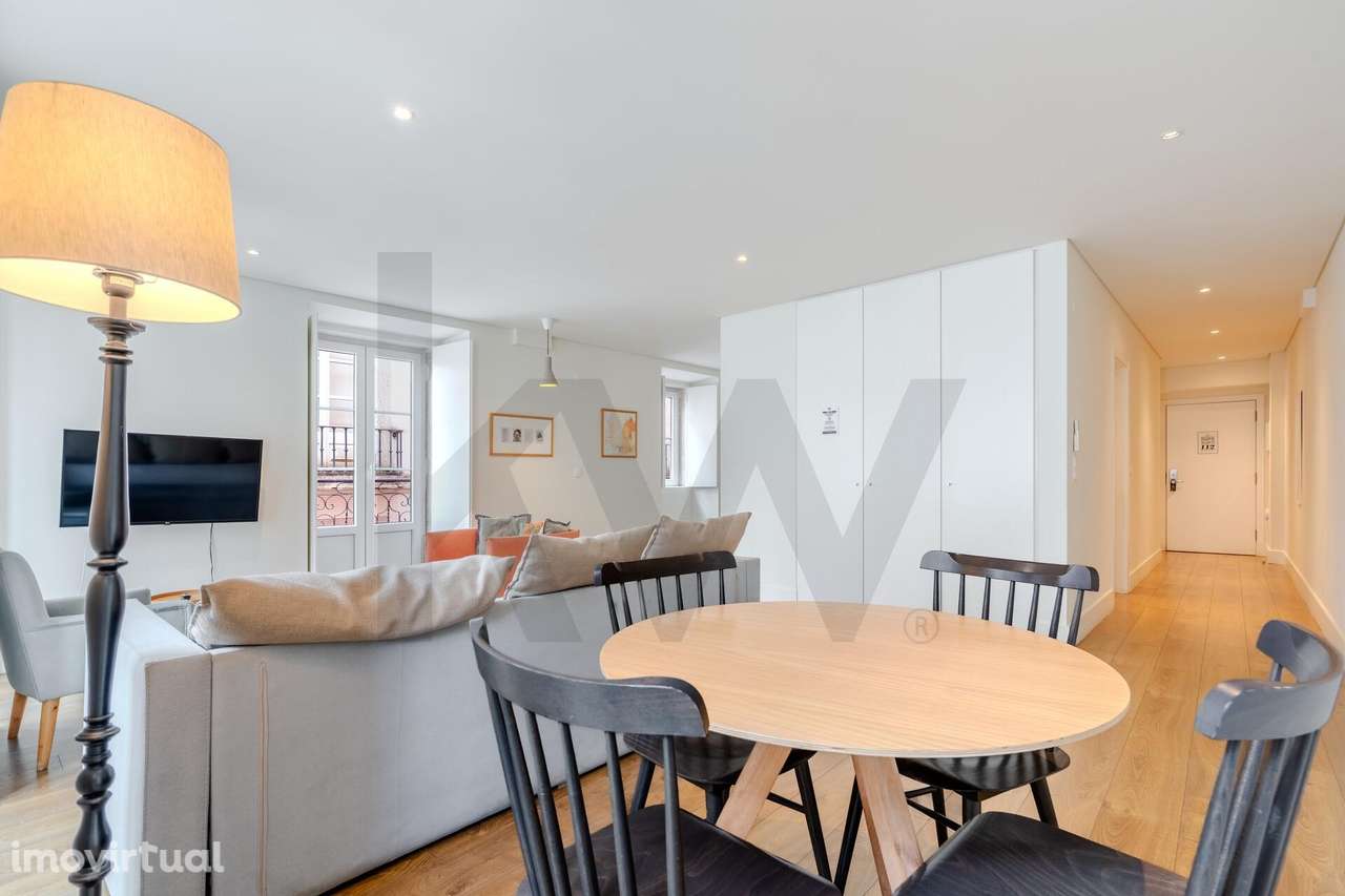 T1 com Varandas na Rua do Poço dos Negros com 4% yield no 1 ano. - Grande imagem: 4/24