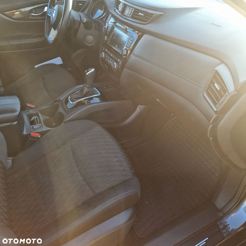 Nissan Rogue - 8