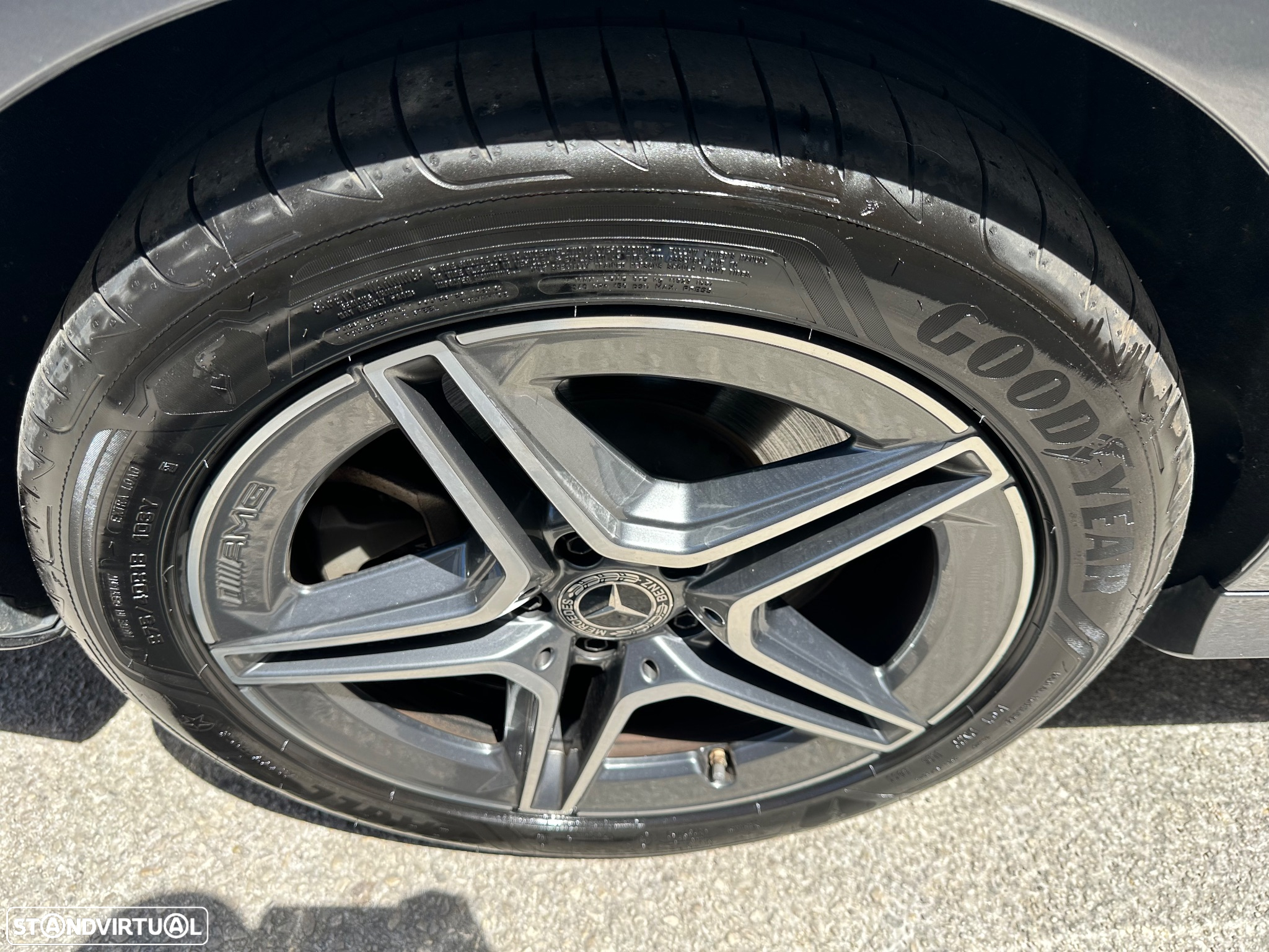 Mercedes-Benz E 300 de AMG Line - 16