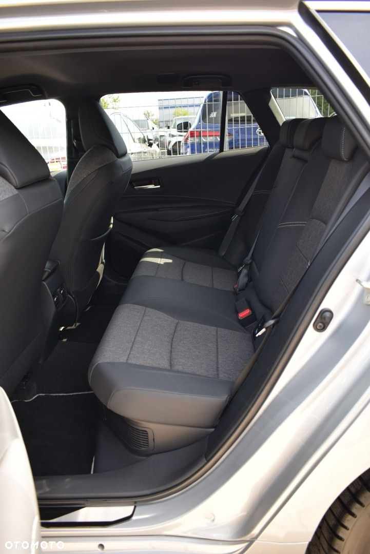 Toyota Corolla - 13