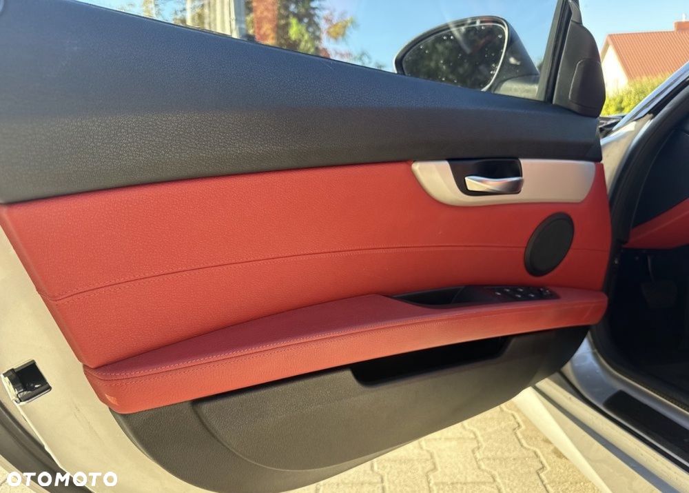 BMW Z4 sDrive30i - 11