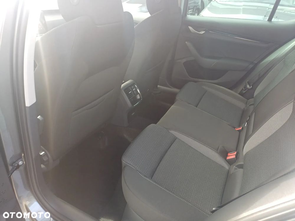 Skoda Octavia 1.5 TSI 30 Years - 25