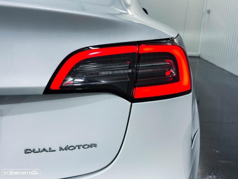 Tesla Model 3 Long-Range Dual Motor AWD - 34