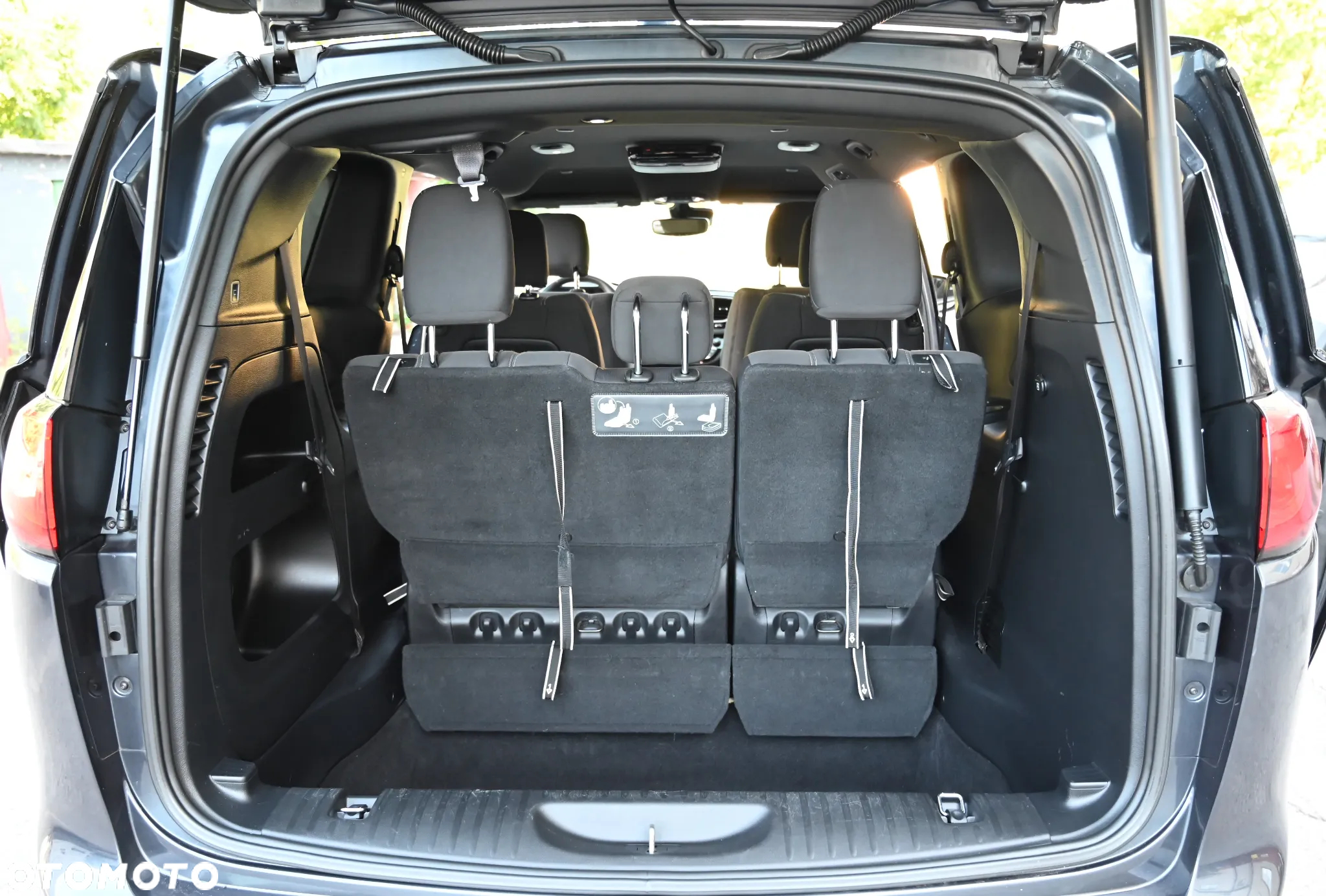 Chrysler Pacifica - 37