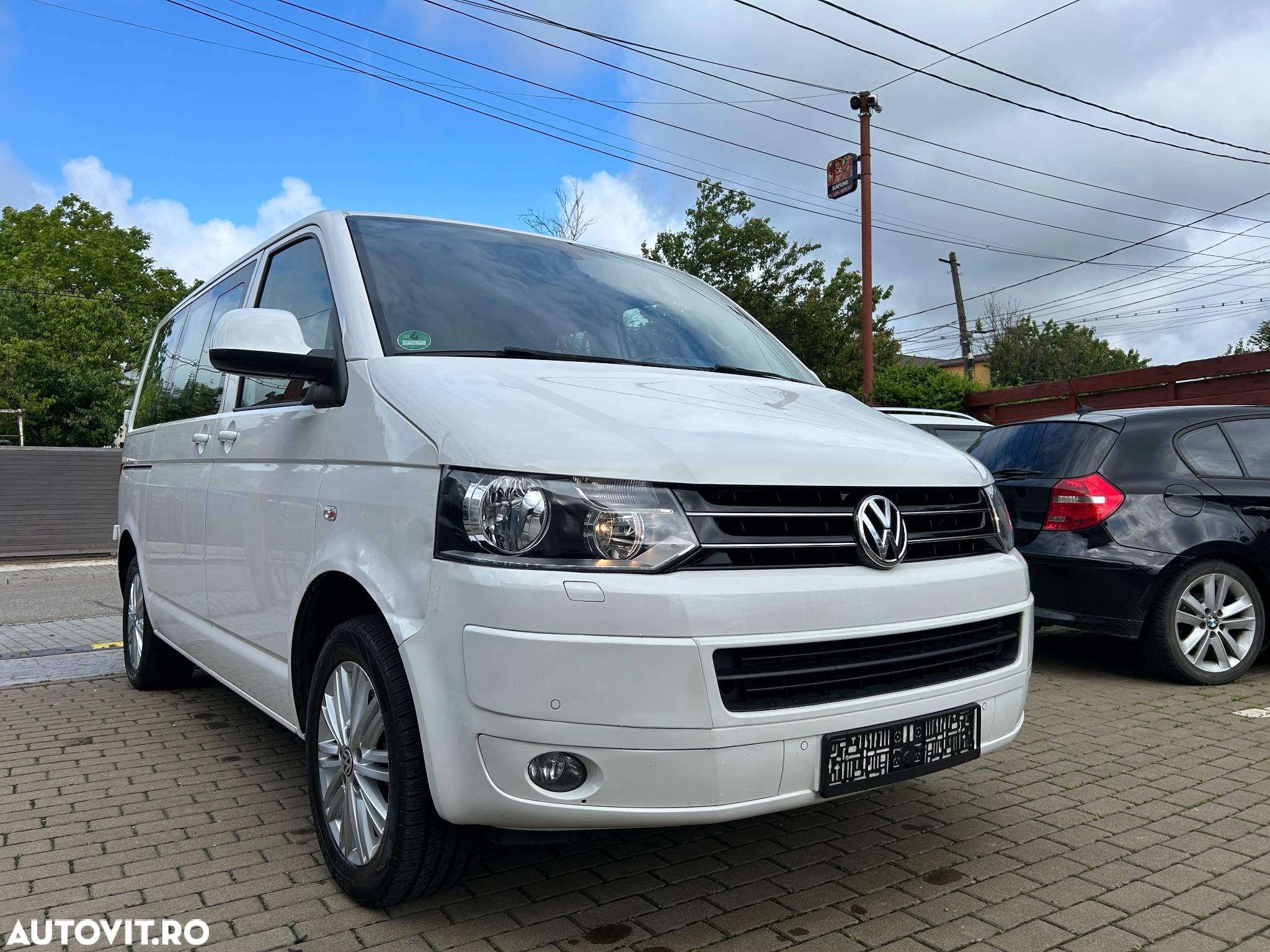 Volkswagen Caravelle - 2