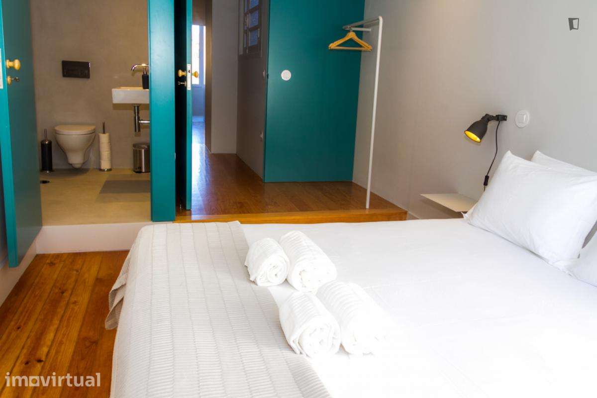 Apartamento com 3 quartos - localizado em Santo Ildefonso Porto - Grande imagem: 2/17