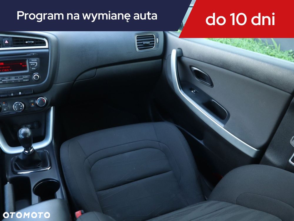 Kia Ceed - 10