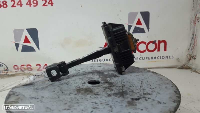 RETENTOR DA PORTA DIANTEIRA DIREITA BMW SERIE 3 BERLINA (E90) 320D - 3