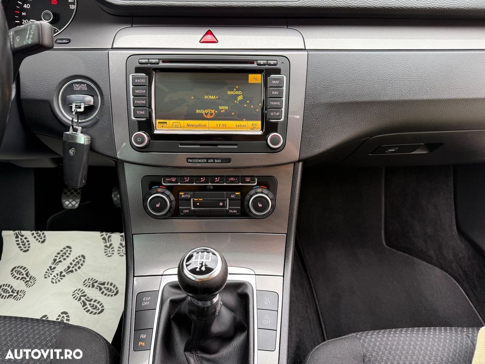 Volkswagen Passat - 12