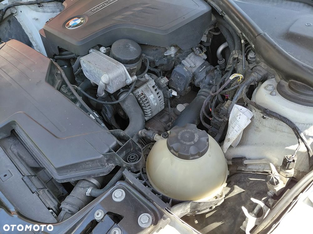 BMW Seria 3 320i Sport Line - 28