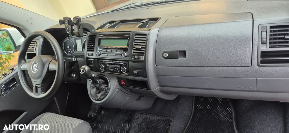 Volkswagen Caravelle - 20
