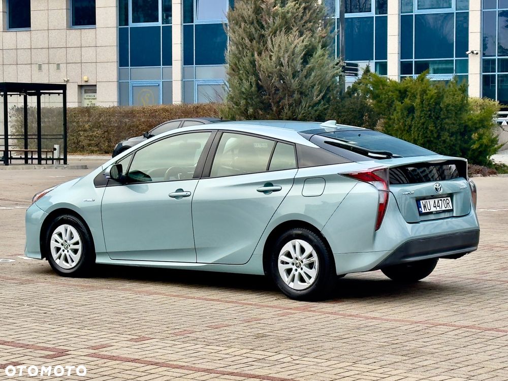 Toyota Prius 1.8 HSD Sol - 6