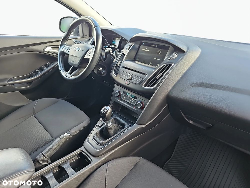 Ford Focus 1.5 EcoBoost Trend Edition Business - 29