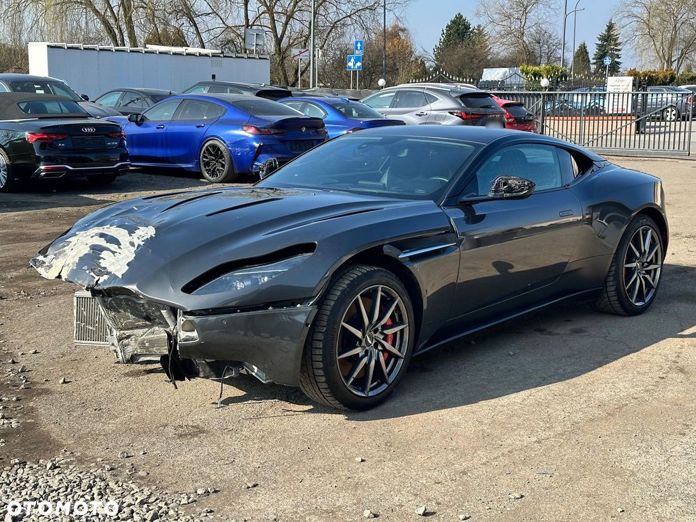 Aston Martin DB11 - 3