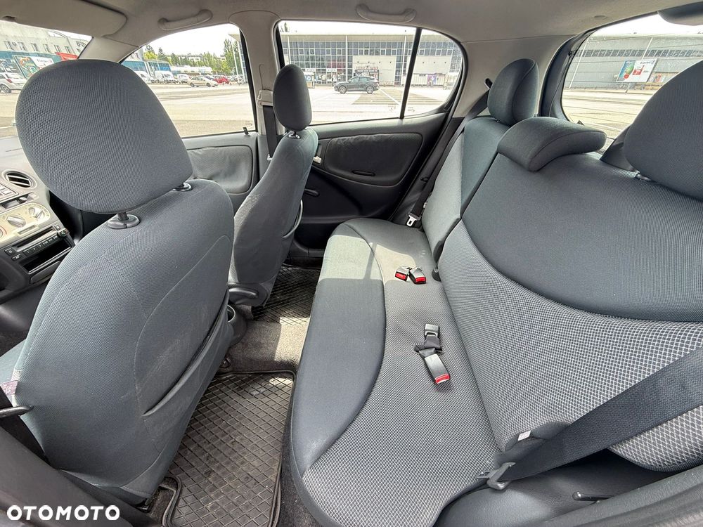 Toyota Yaris 1.0 Sol - 12
