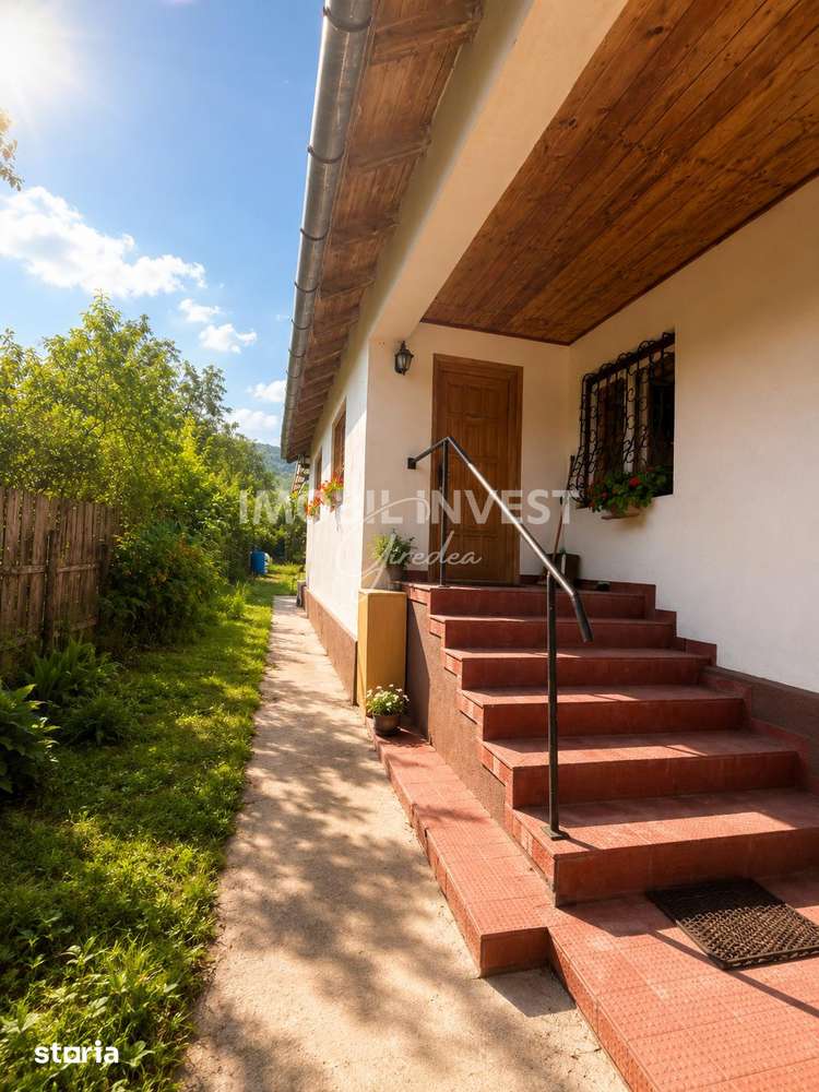 EXCLUSIVITATE! Casa cu teren generos de 6.642 mp, livada si gradina - Imagine principală: 3/12