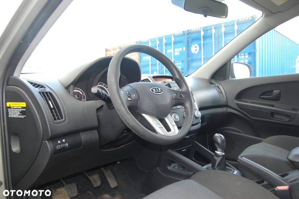 Kia Ceed 1.6 Crdi L Euro2012 - 10