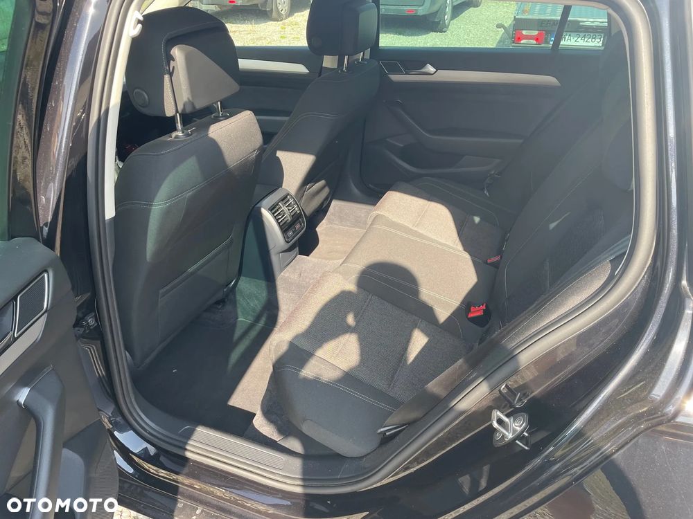 Volkswagen Passat Variant - 10