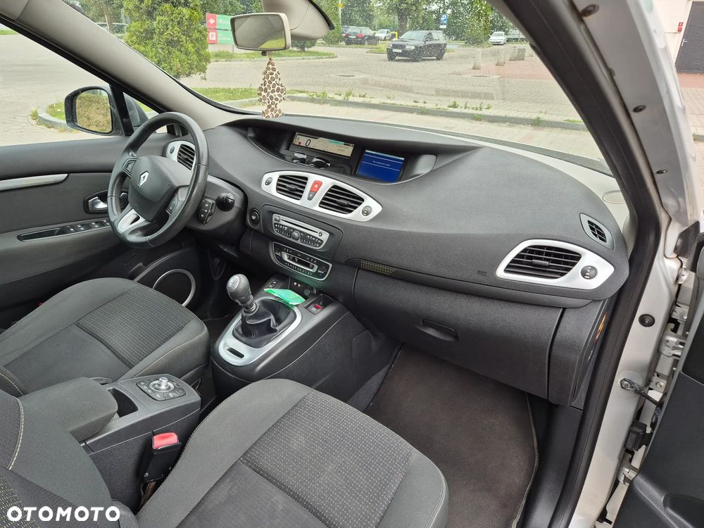 Renault Scenic 1.9 dCi Privilege - 7