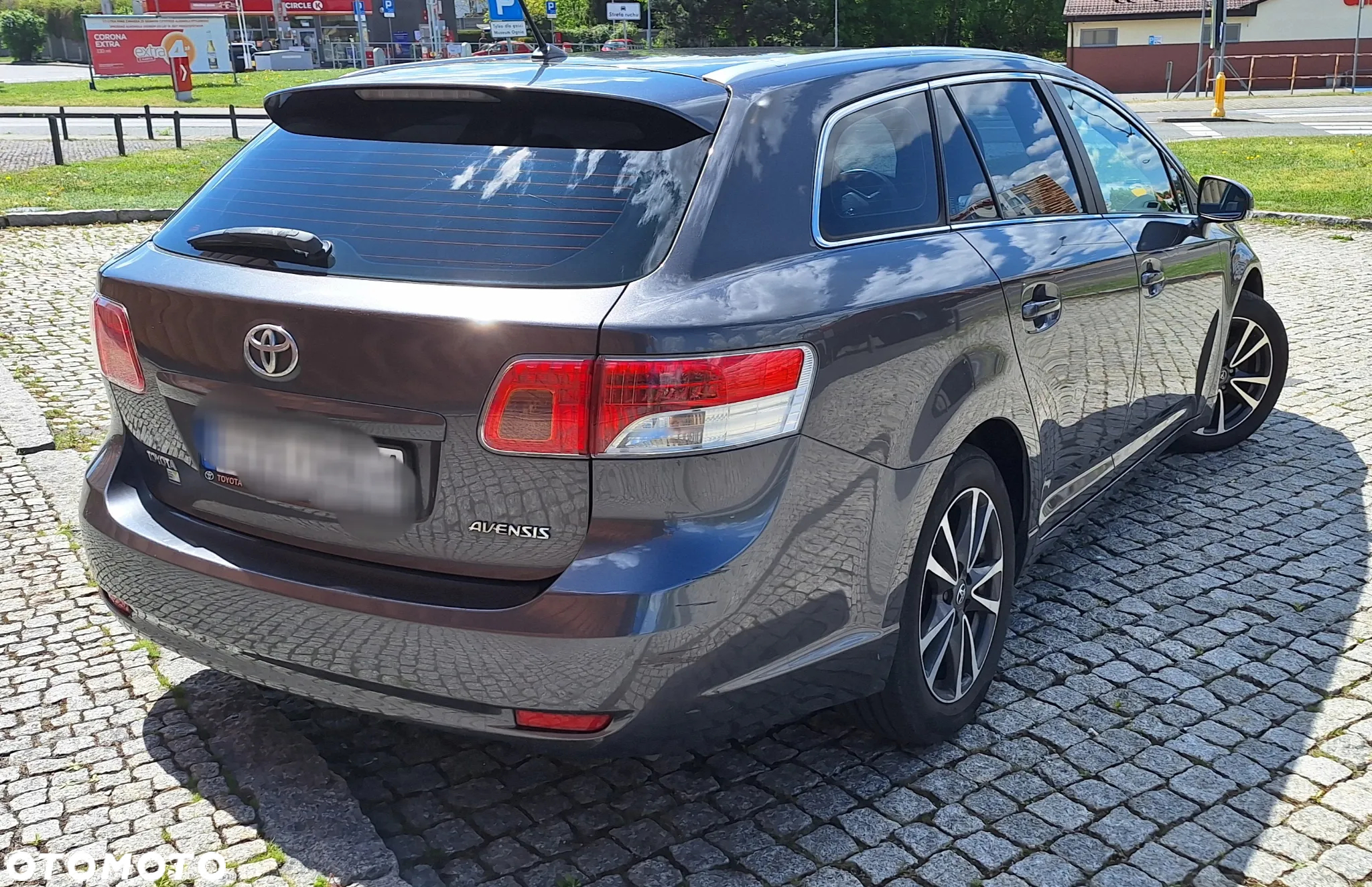 Toyota Avensis 2.0 D-4D Luna - 2