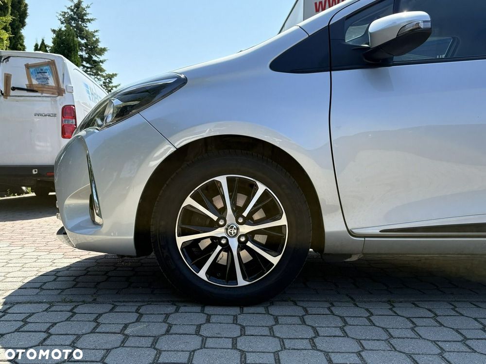 Toyota Yaris - 10