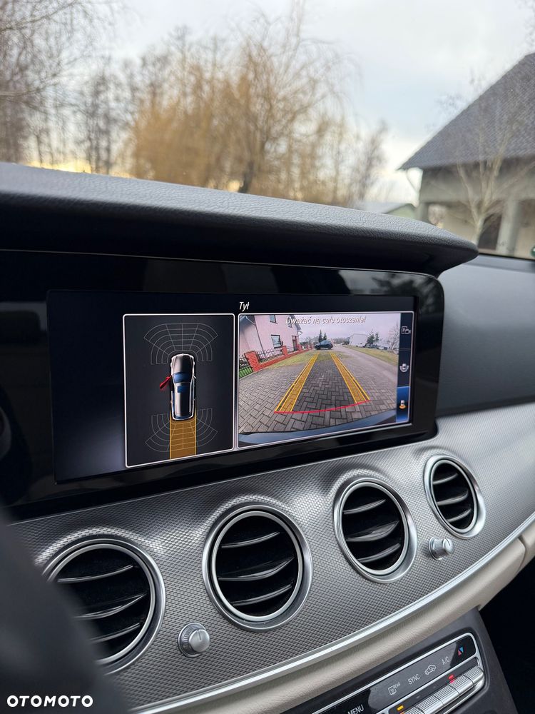 Mercedes-Benz Klasa E 220 d 9G-TRONIC Avantgarde - 32