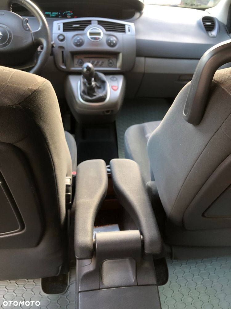 Renault Scenic 1.9 dCi Dynamique - 11