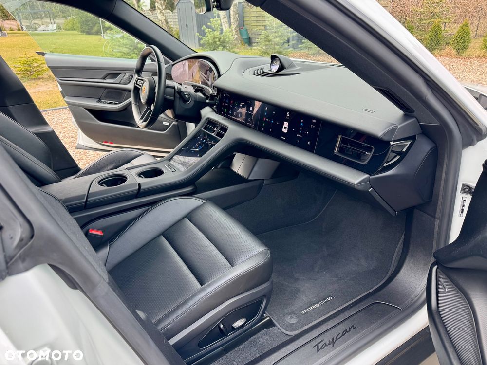 Porsche Taycan 4 - 20