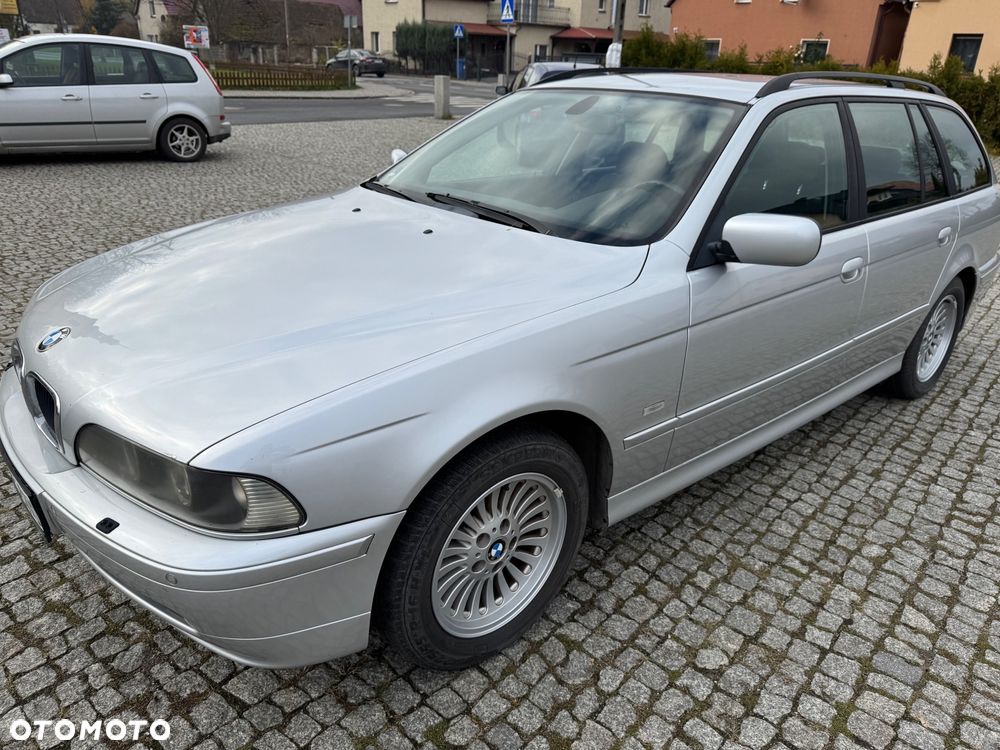 BMW Seria 5 520i Touring - 1