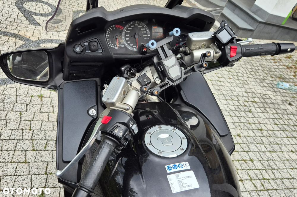 Honda ST - 9